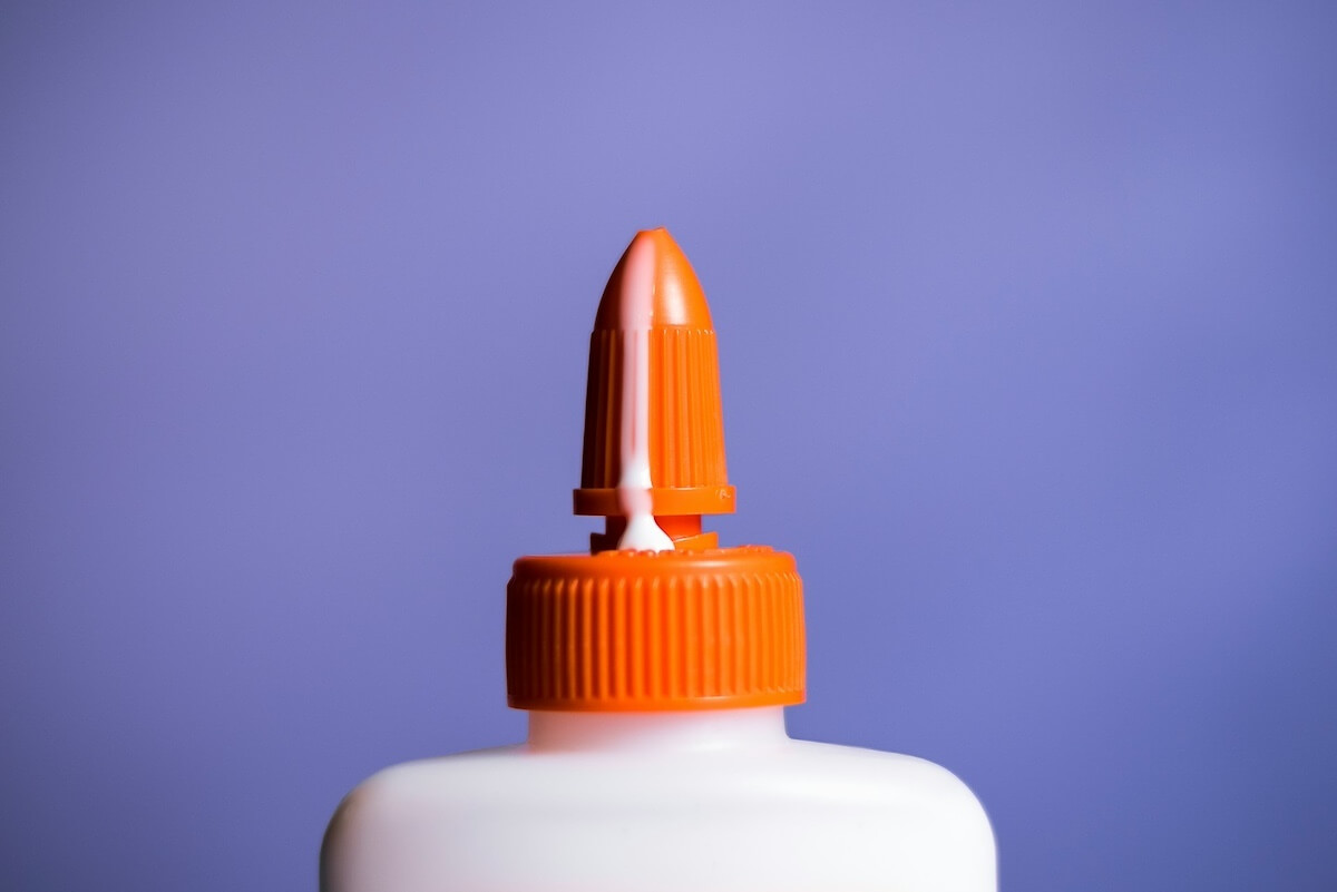 How Small Shops Can Cut Packaging Mess with the Right Glue