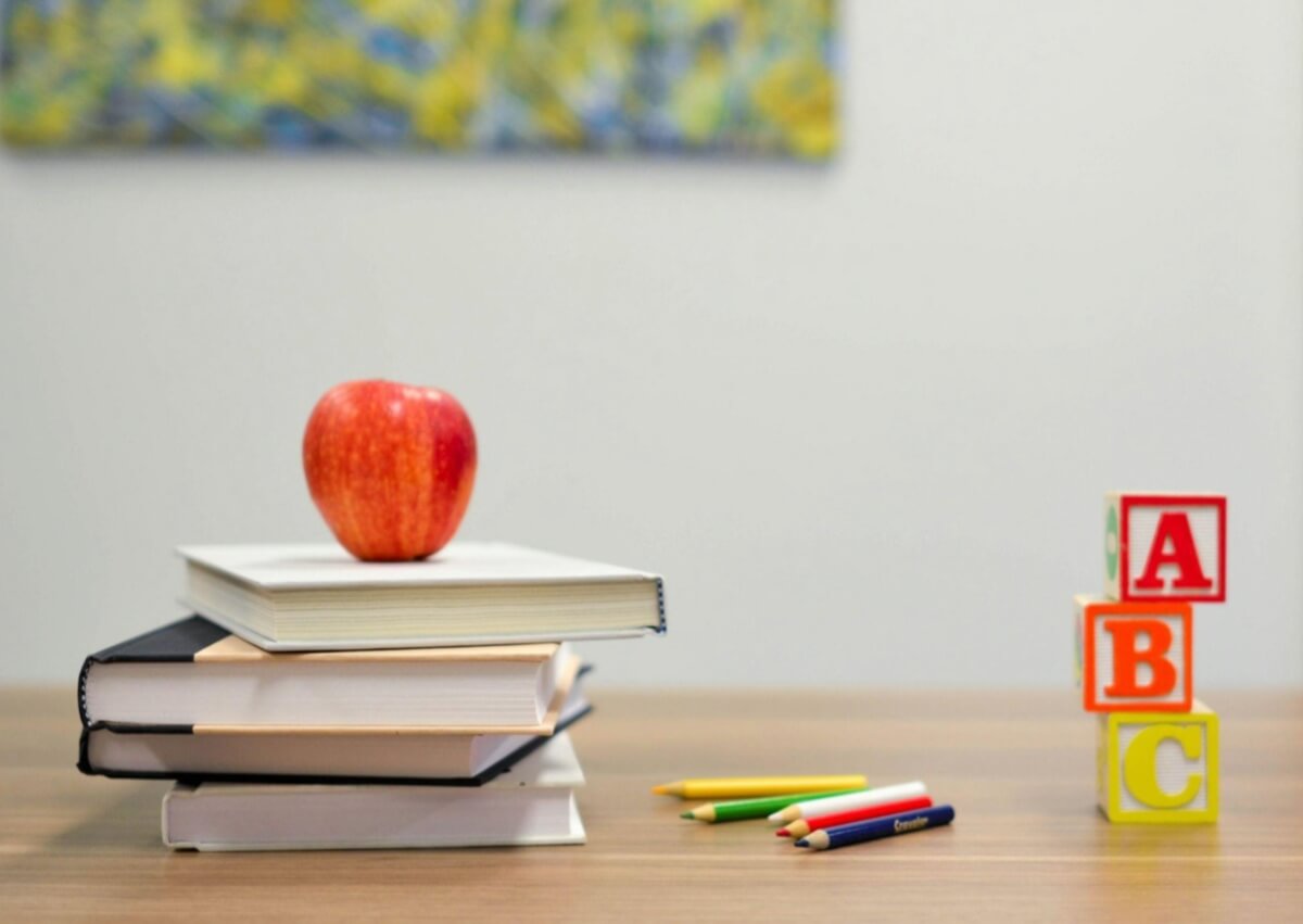 The Rise of Hybrid Learning: Balancing Classroom and Private Tutoring for Success